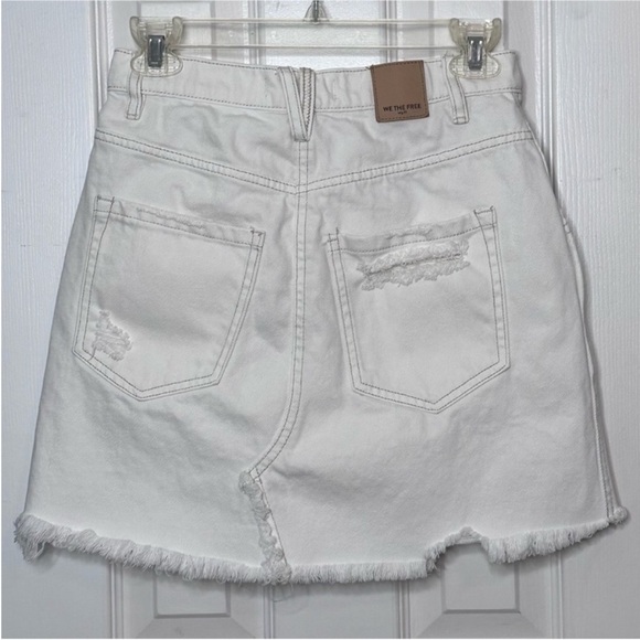 Free People We The Free White Distressed Denim
Button Fly Mini Skirt NWT. - Picture 4 of 14